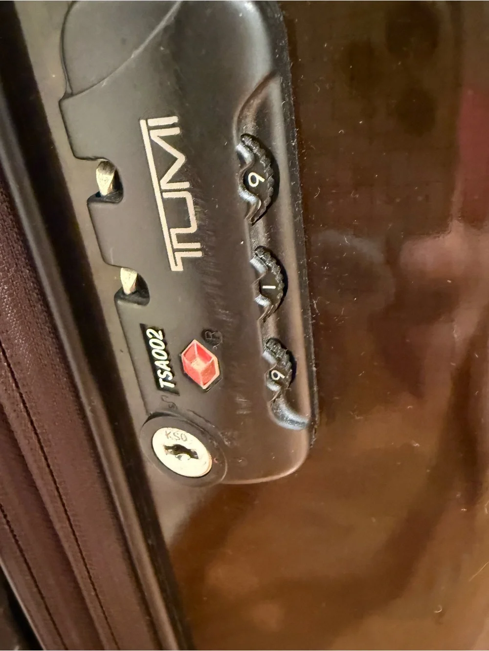 Preowned Tumi Tegra Lite Max 28721 Continental 22” Spinner Exp CarryOn Luggage